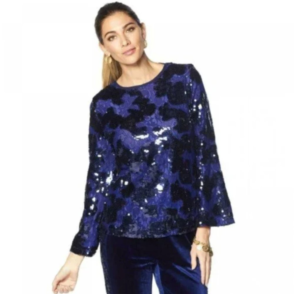 LaBellum Hillary Scott Sequin Bell Sleeve Navy Top 🌻